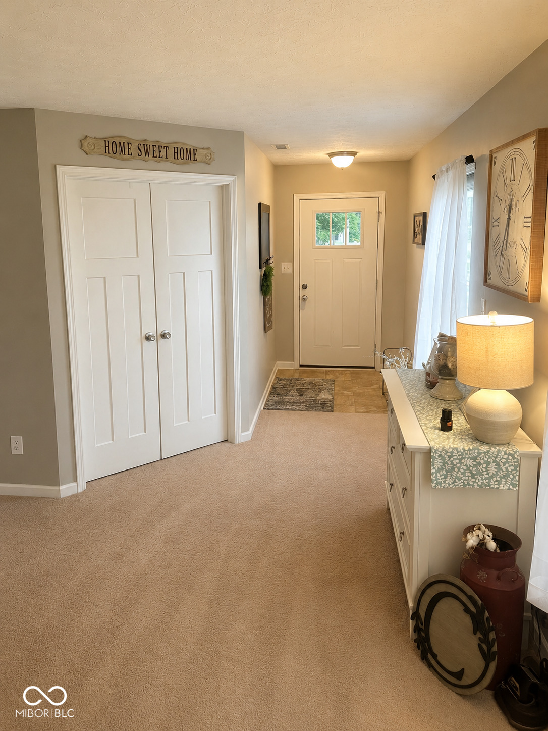 902 Olmsted Court