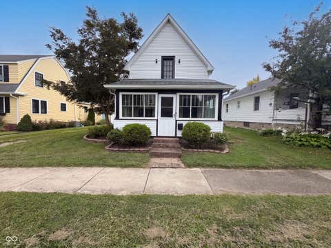 Photo of 124 N Main Street, Pendleton, IN 46064 (MLS # 22121828)