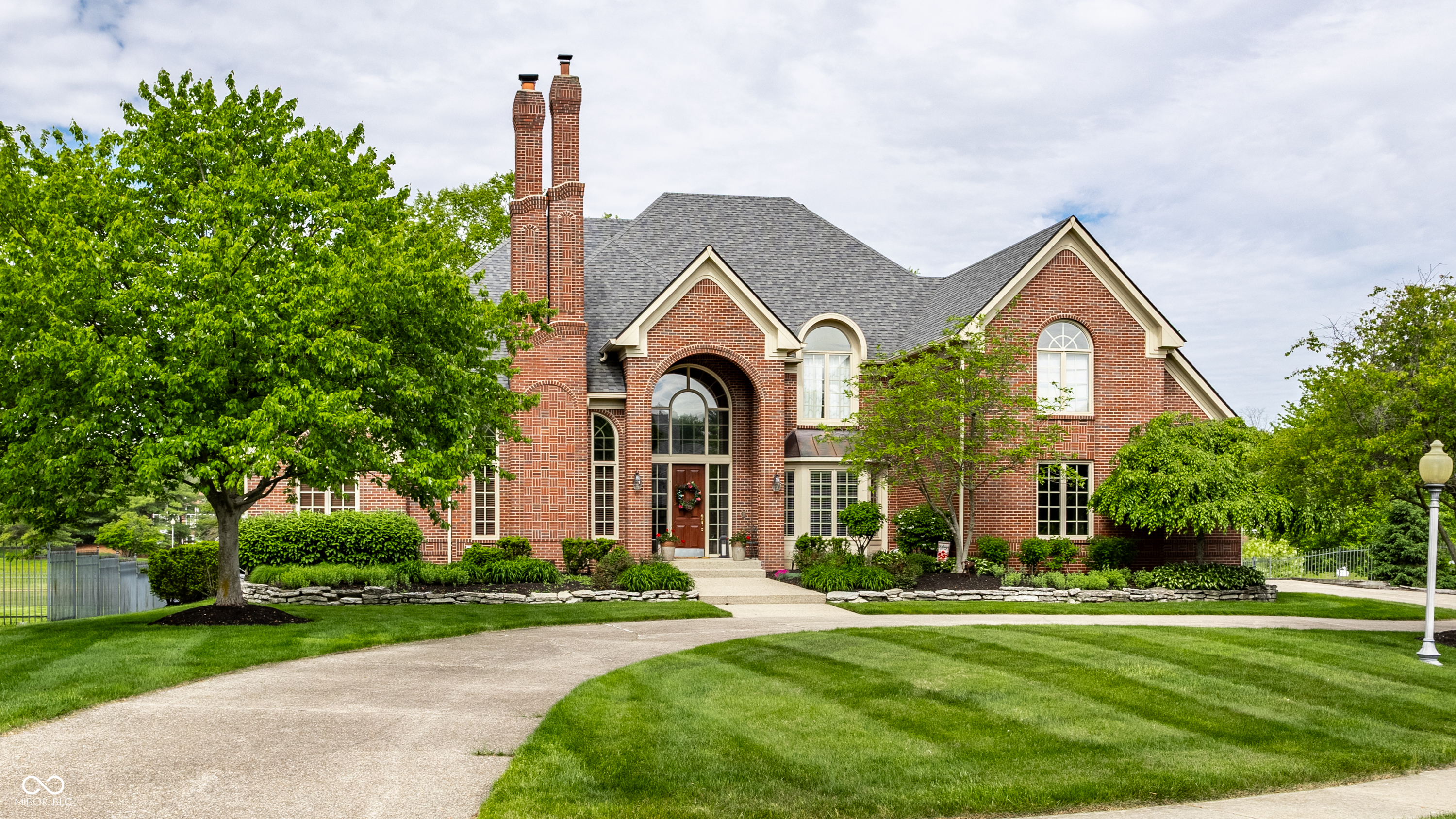 10554 Hyde Park
