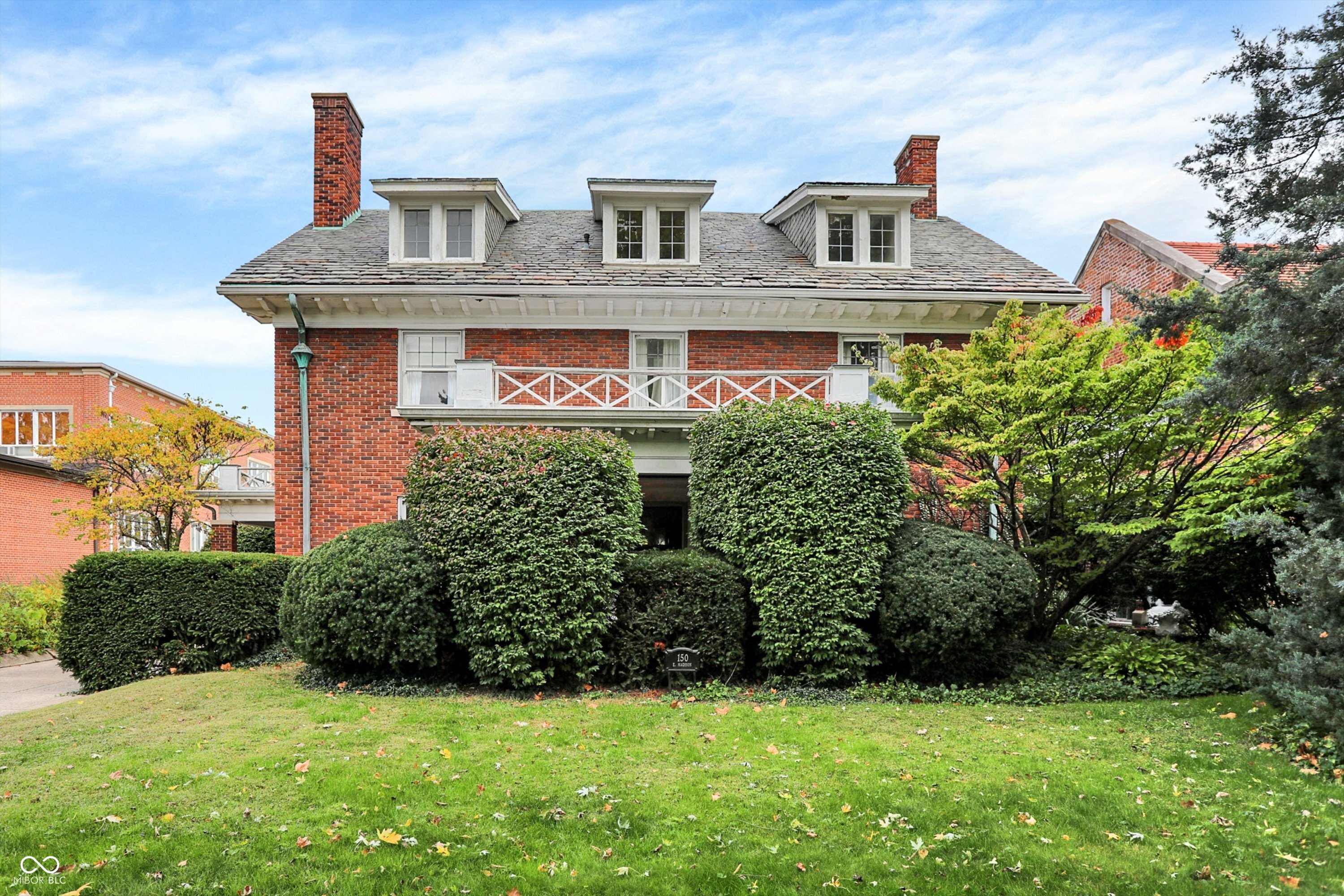 150 E Madison Street