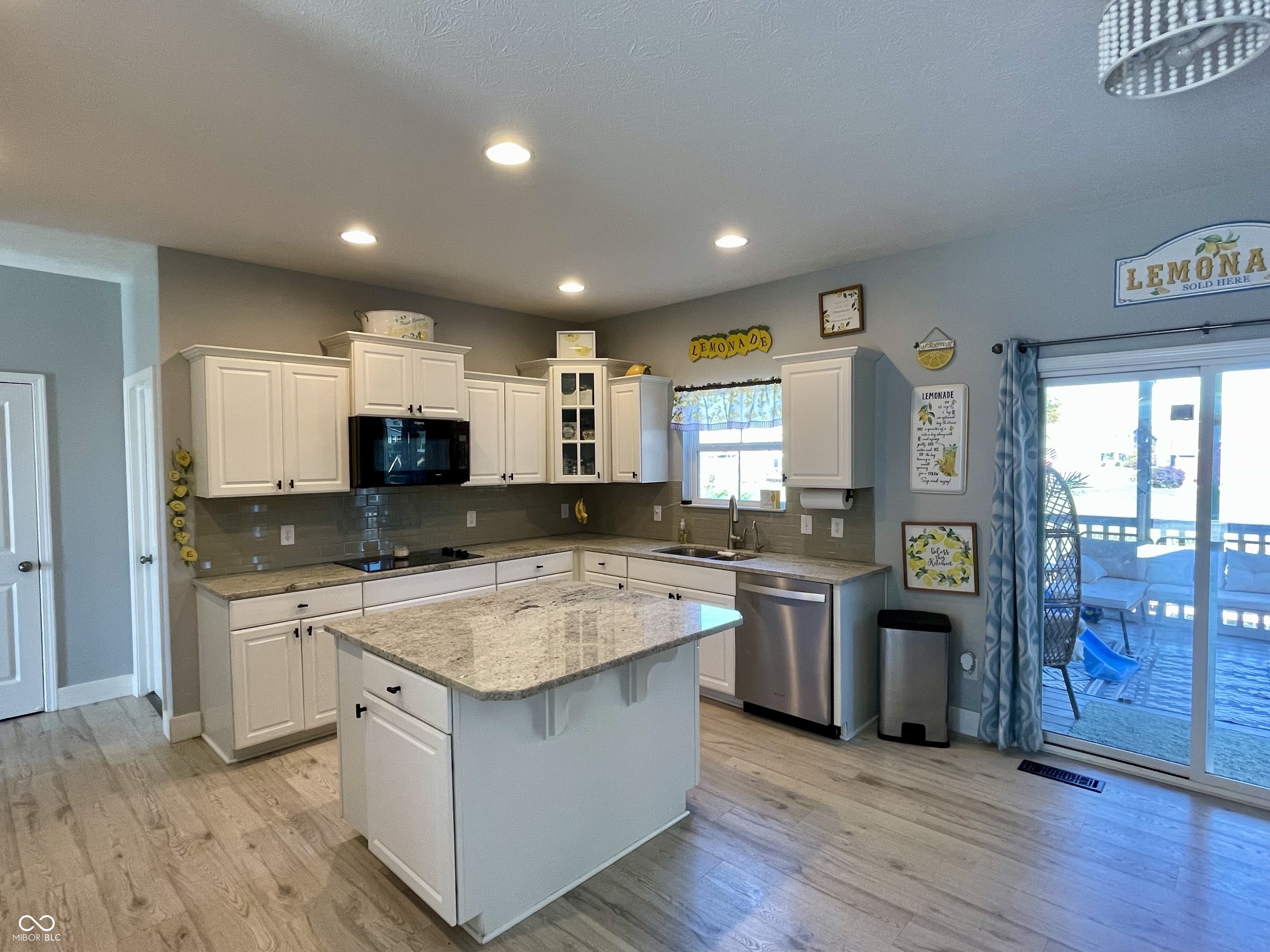 4022 Sunnyside Court