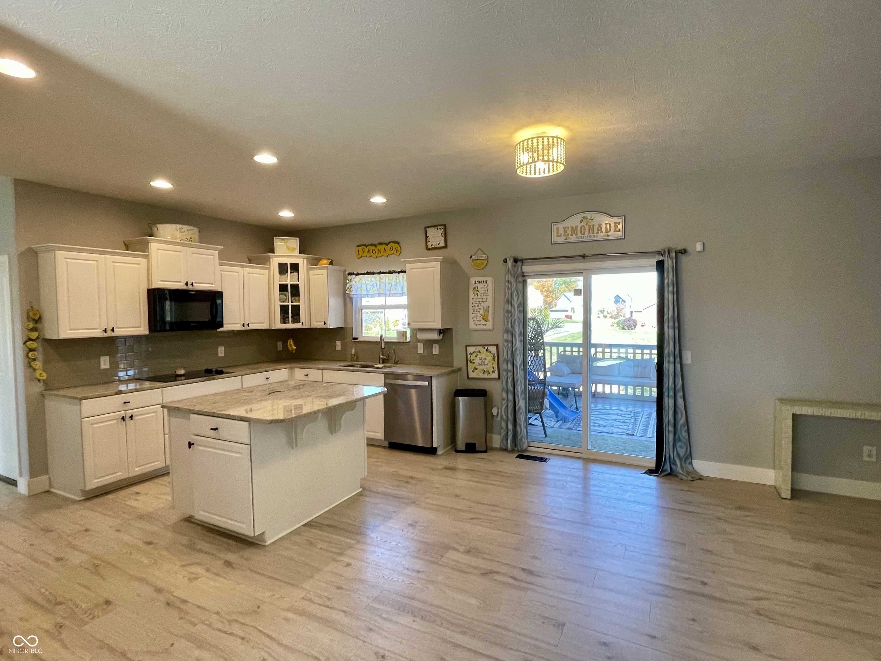 4022 Sunnyside Court