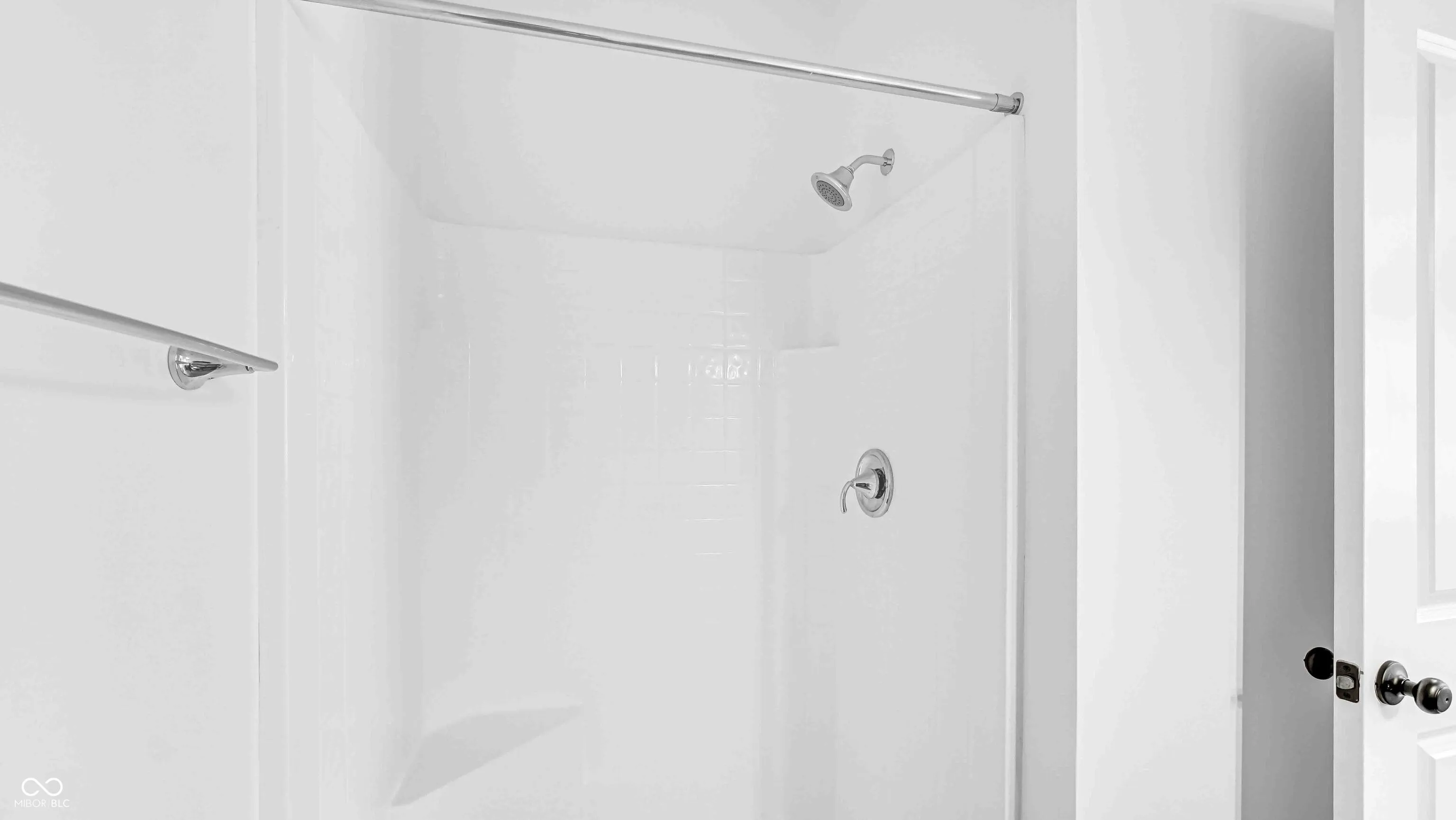 Indianapolis, Indiana 46202, United States, 3 Bedrooms Bedrooms, ,3 BathroomsBathrooms,Residential,Pending,49921