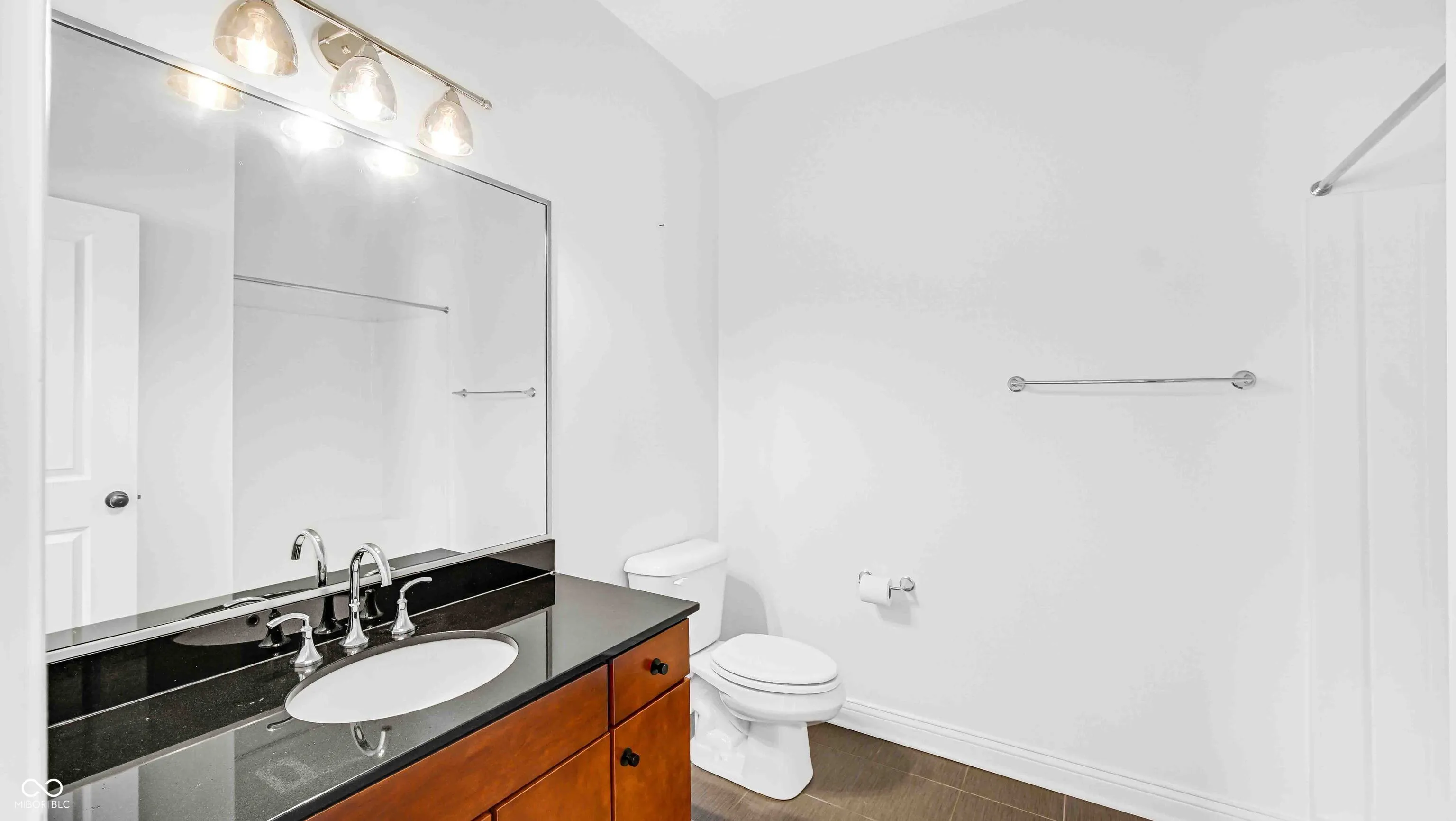 Indianapolis, Indiana 46202, United States, 3 Bedrooms Bedrooms, ,3 BathroomsBathrooms,Residential,Pending,49921