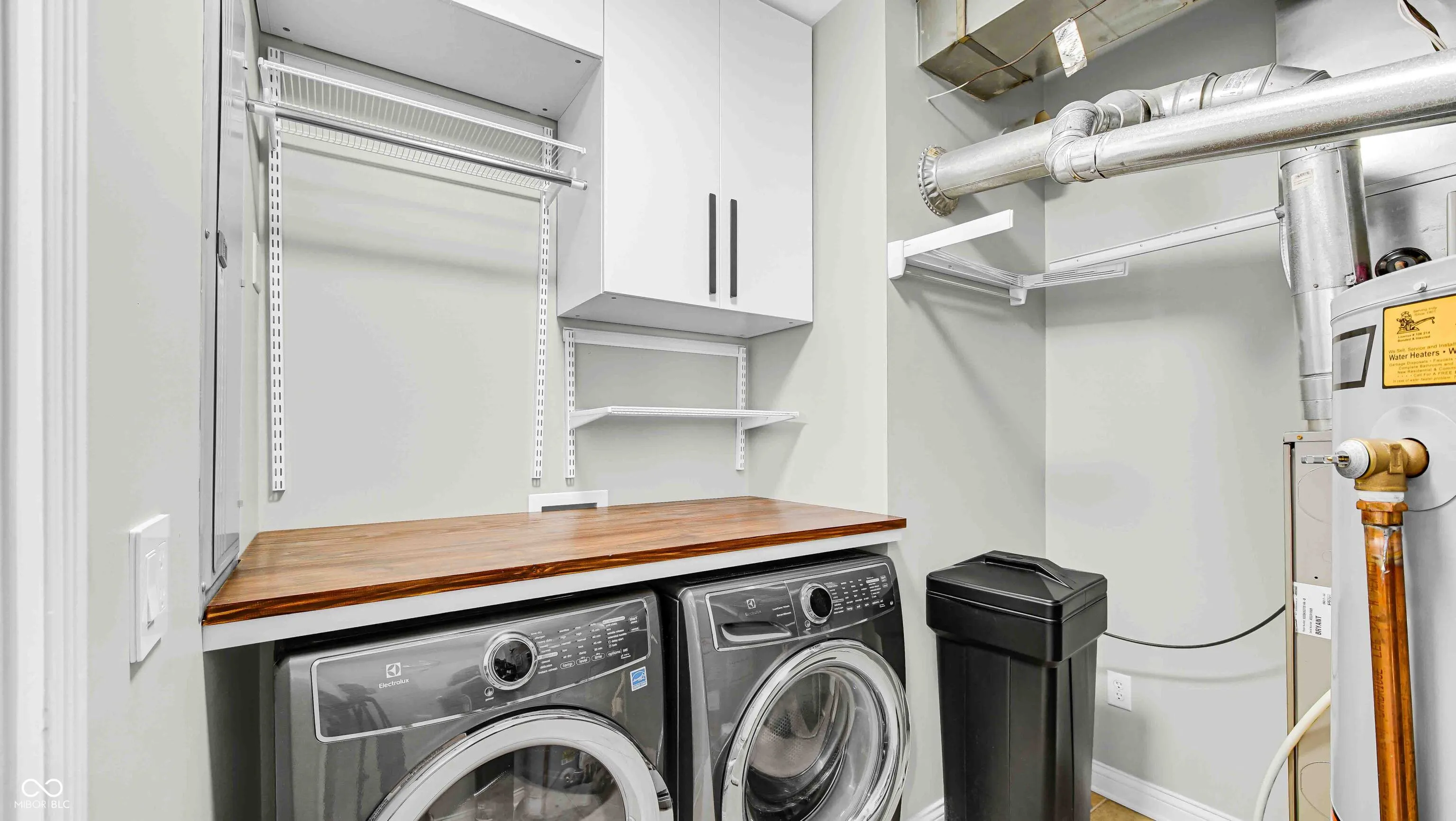 Indianapolis, Indiana 46202, United States, 3 Bedrooms Bedrooms, ,3 BathroomsBathrooms,Residential,Pending,49921