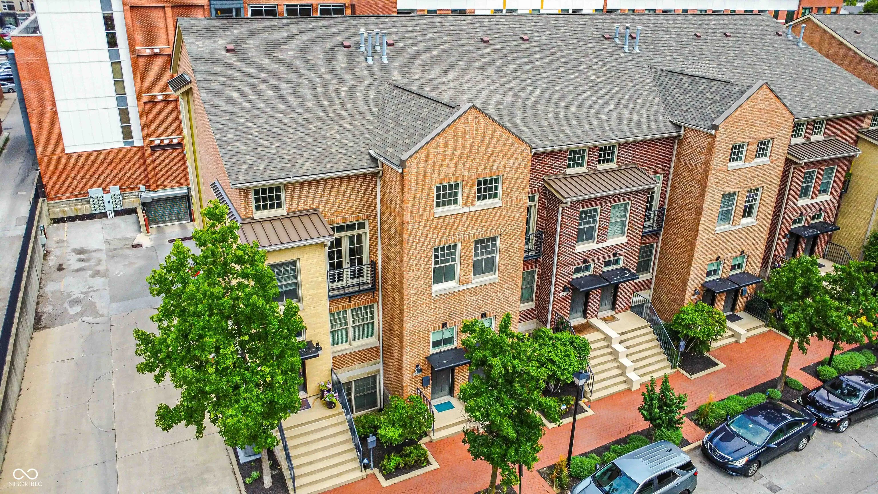 Indianapolis, Indiana 46202, United States, 3 Bedrooms Bedrooms, ,3 BathroomsBathrooms,Residential,Pending,49921