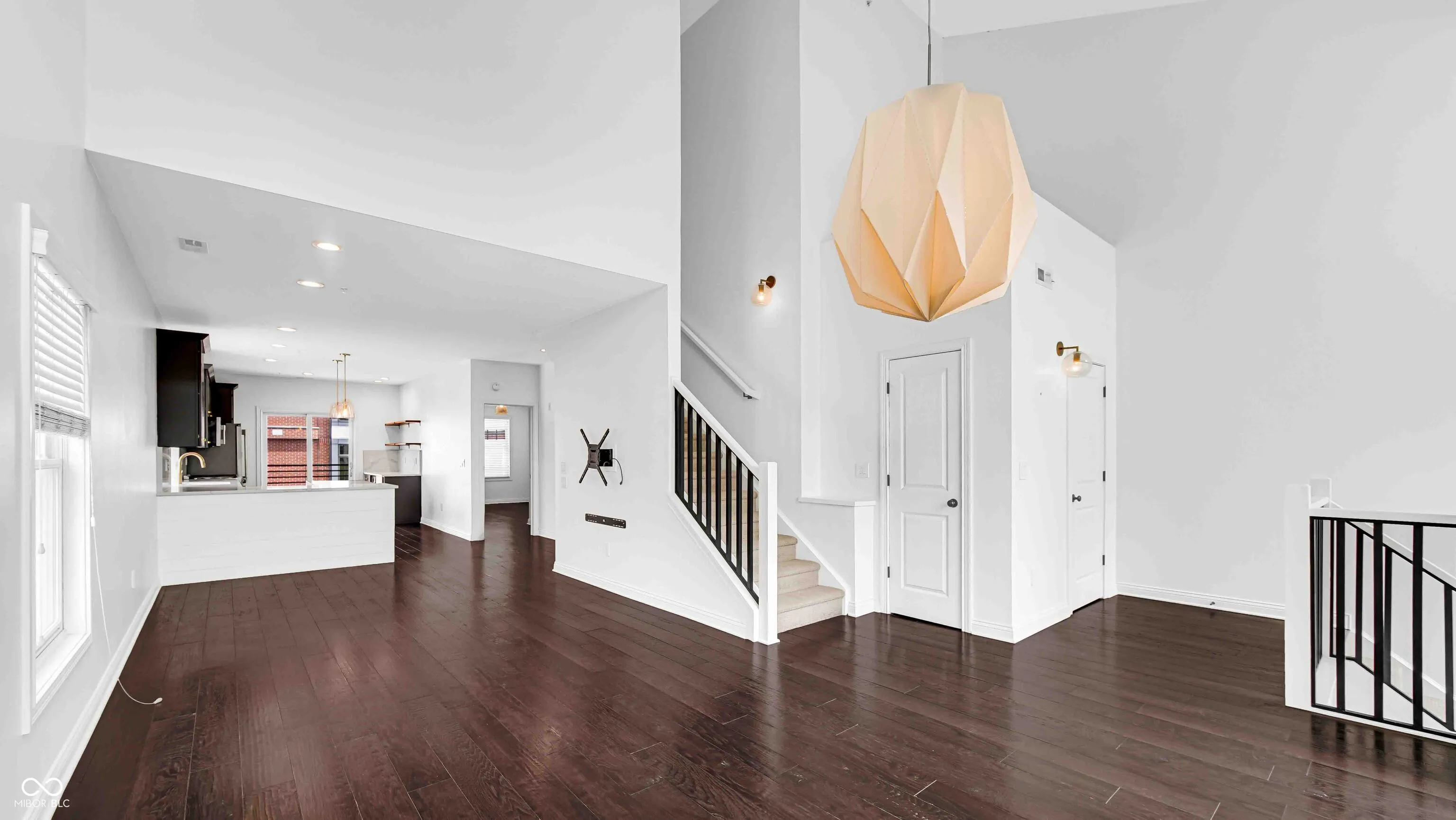 Indianapolis, Indiana 46202, United States, 3 Bedrooms Bedrooms, ,3 BathroomsBathrooms,Residential,Pending,49921