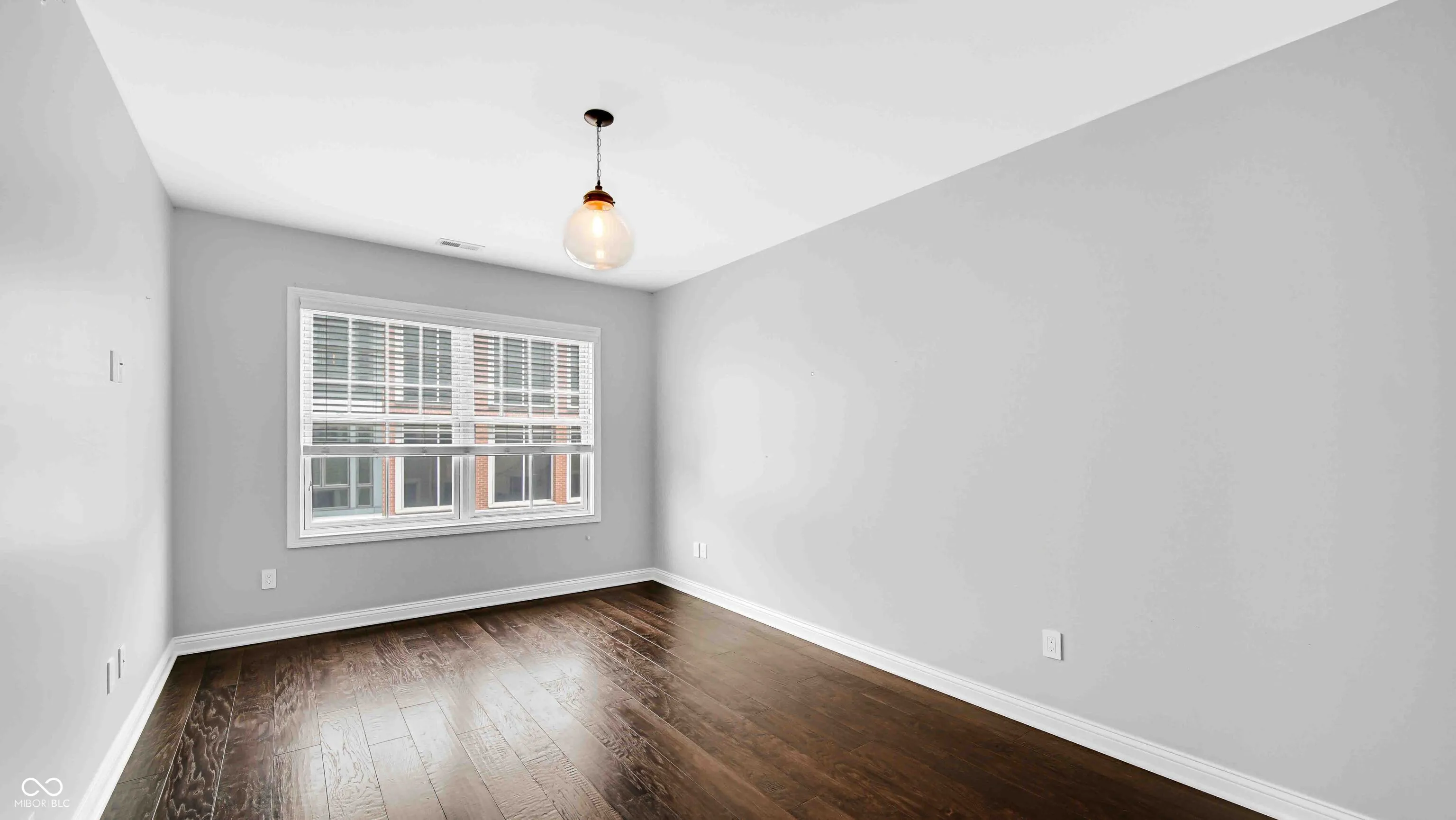 Indianapolis, Indiana 46202, United States, 3 Bedrooms Bedrooms, ,3 BathroomsBathrooms,Residential,Pending,49921