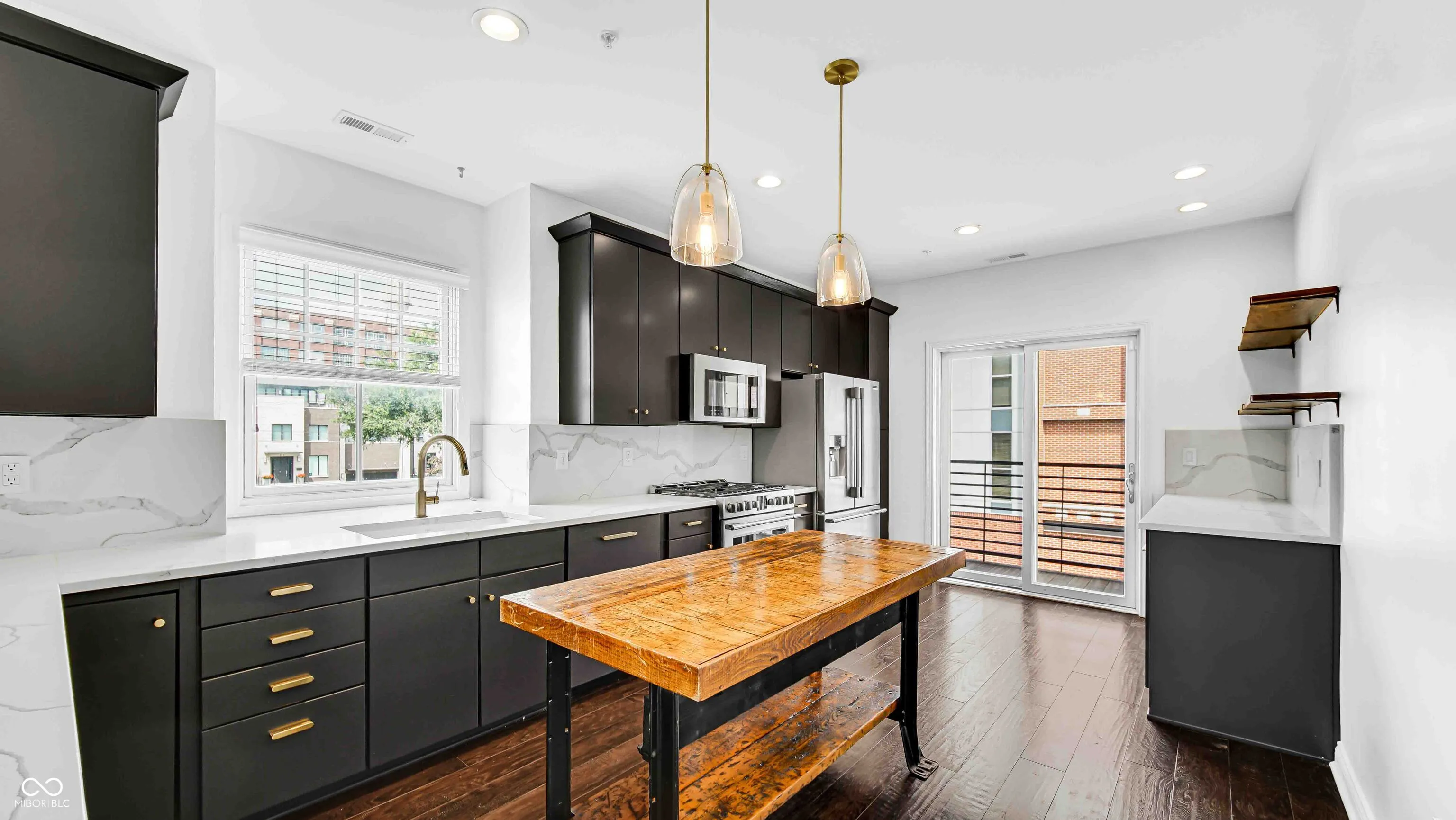 Indianapolis, Indiana 46202, United States, 3 Bedrooms Bedrooms, ,3 BathroomsBathrooms,Residential,Pending,49921