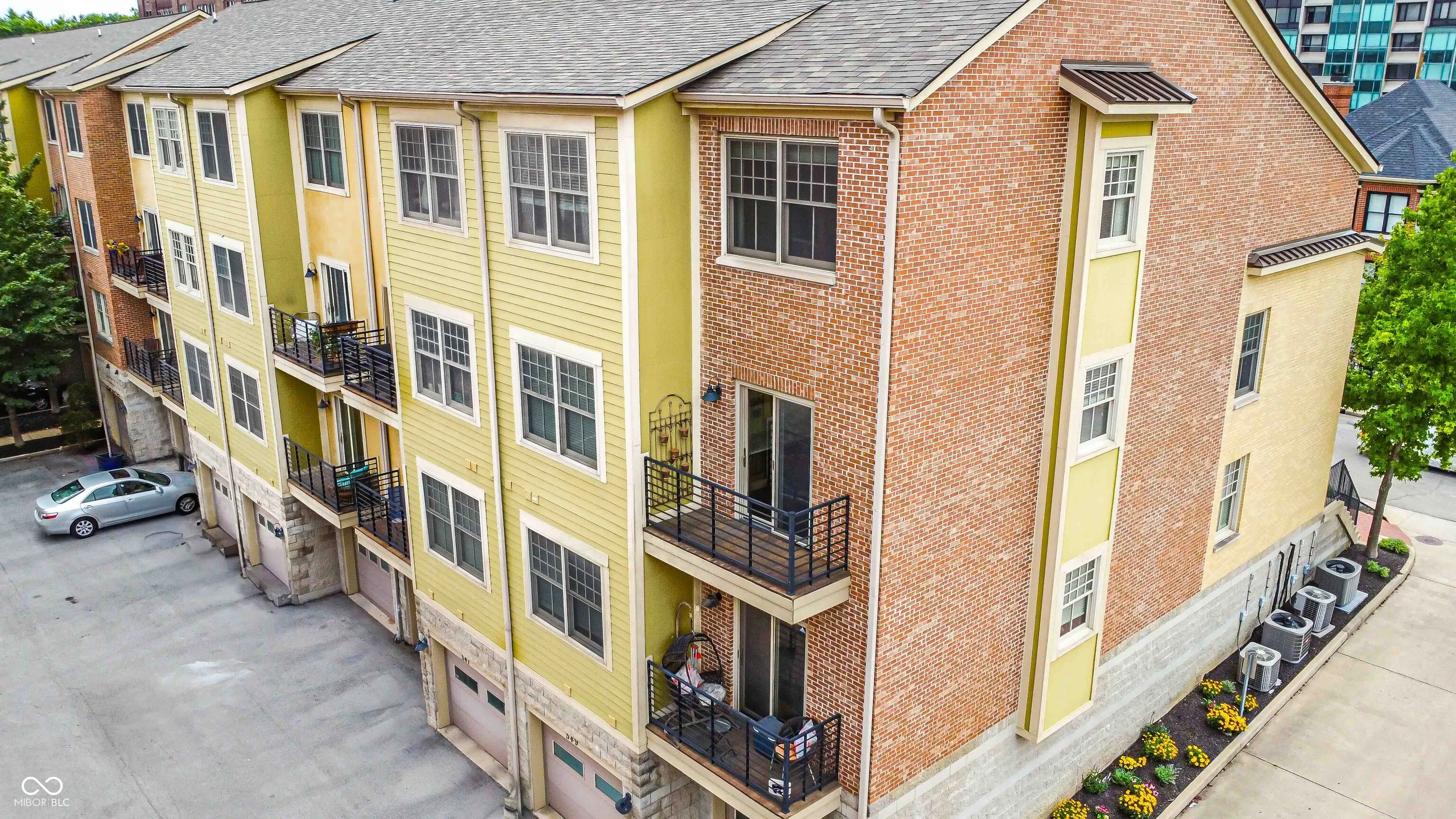 Indianapolis, Indiana 46202, United States, 3 Bedrooms Bedrooms, ,3 BathroomsBathrooms,Residential,Pending,49921