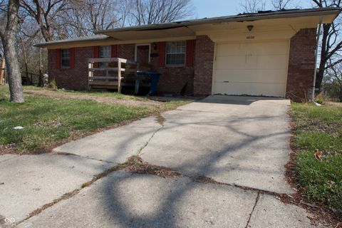 Photo of 10230 Meadowlark Drive, Indianapolis, IN 46235 (MLS # 22093157)