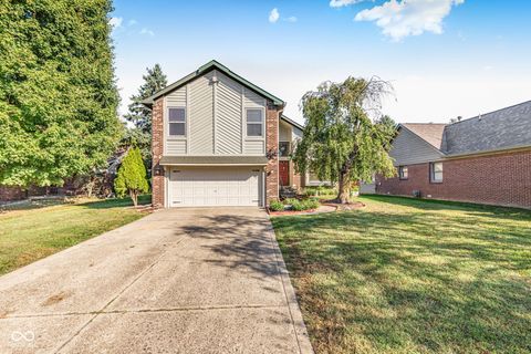 Photo of 1142 Alydar Circle, Indianapolis, IN 46217 (MLS # 22098225)