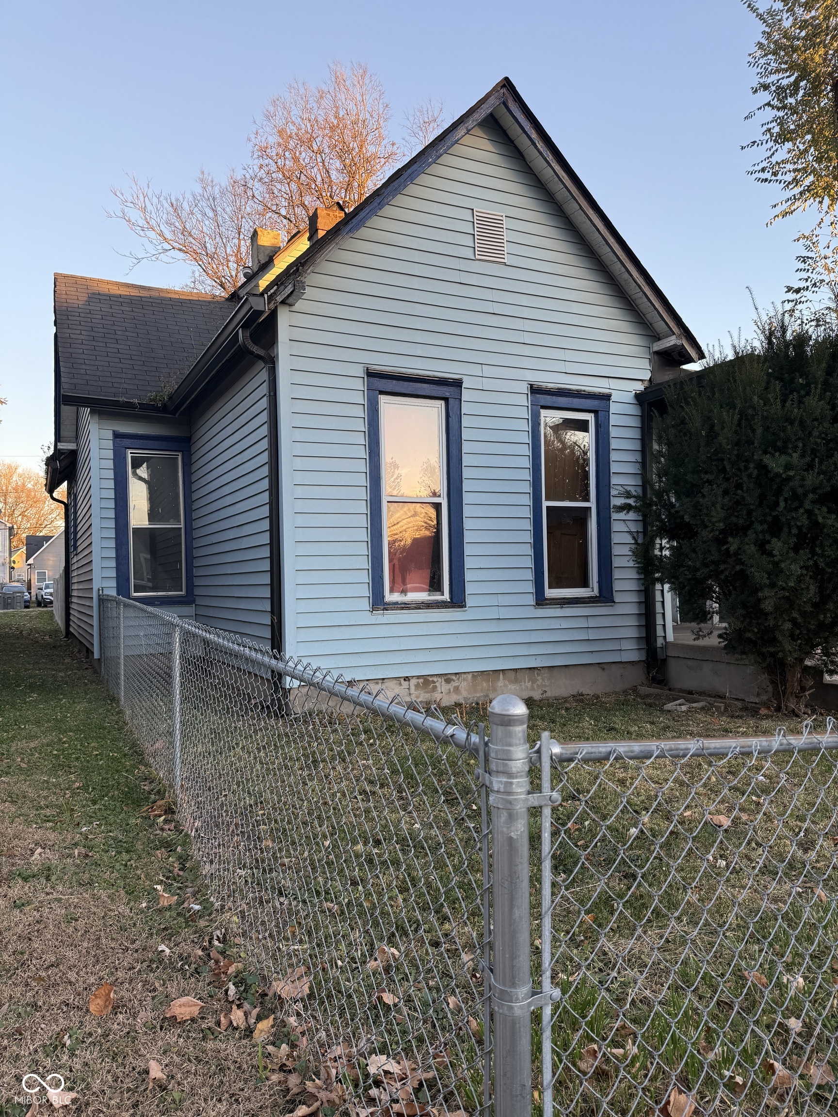 721 N Belleview Place