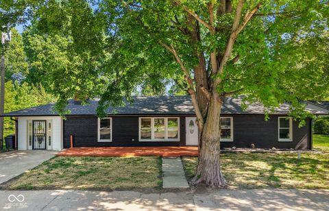 Photo of 1760 Market Street, Martinsville, IN 46151 (MLS # 22100972)
