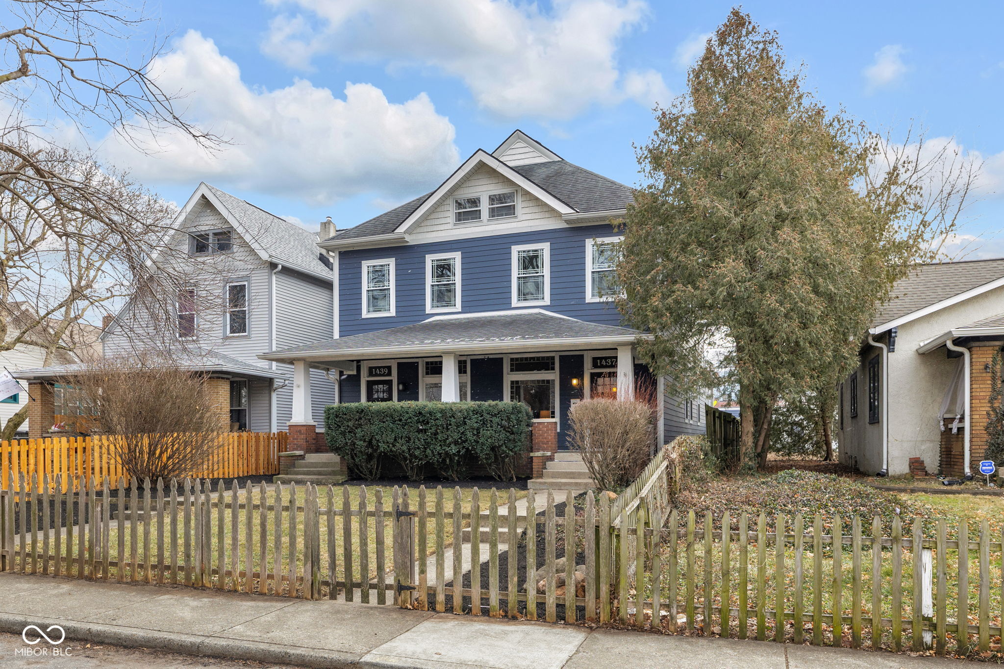 1437-1439 Woodlawn Avenue