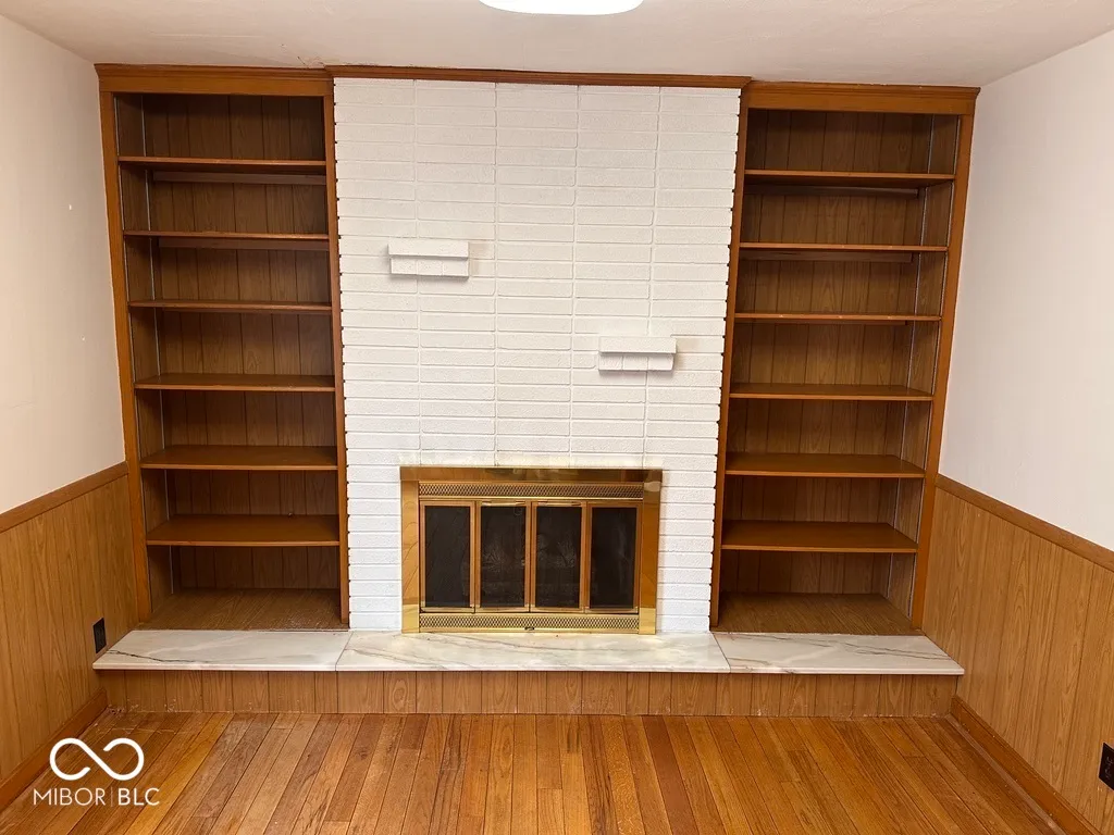 Anderson, Indiana 46012, United States, 4 Bedrooms Bedrooms, ,2 BathroomsBathrooms,Residential,Pending,90804