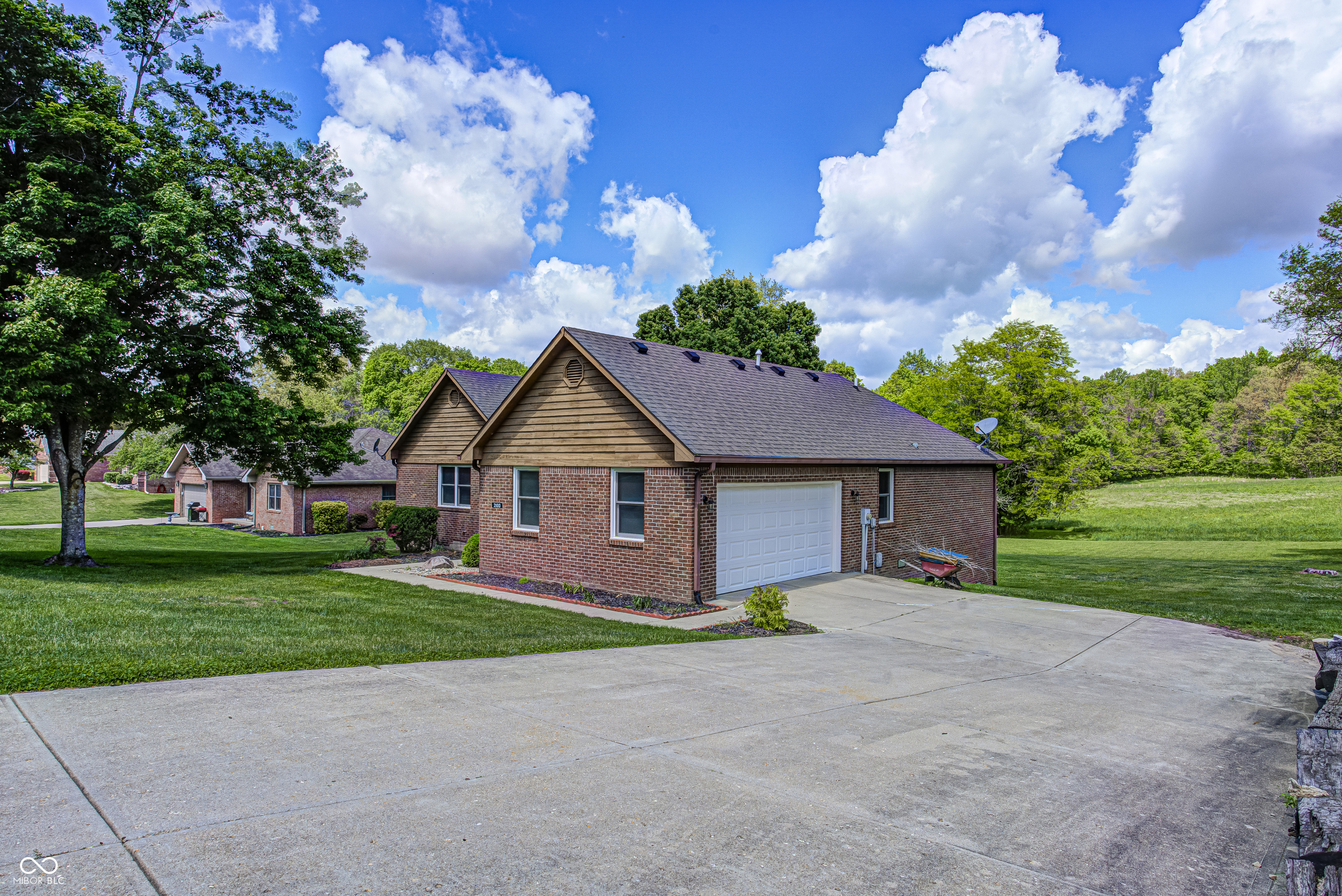 2100 Deer Lake Drive