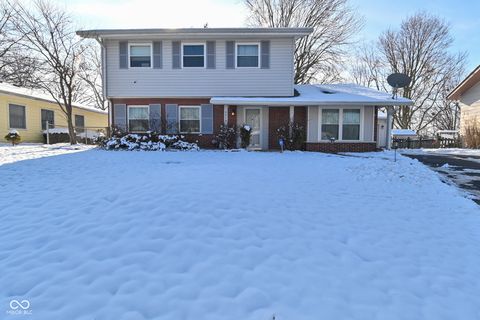 Photo of 2517 Lawrence Avenue, Indianapolis, IN 46227 (MLS # 22076161)