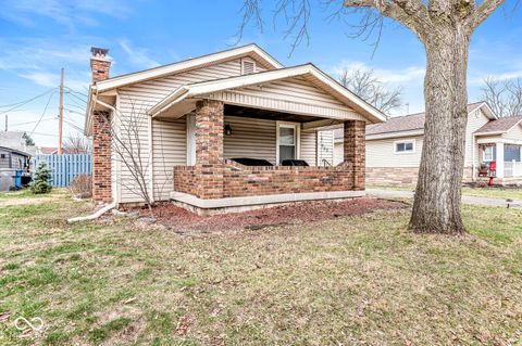 Photo of 950 N Hawthorne Lane, Indianapolis, IN 46219 (MLS # 22078376)