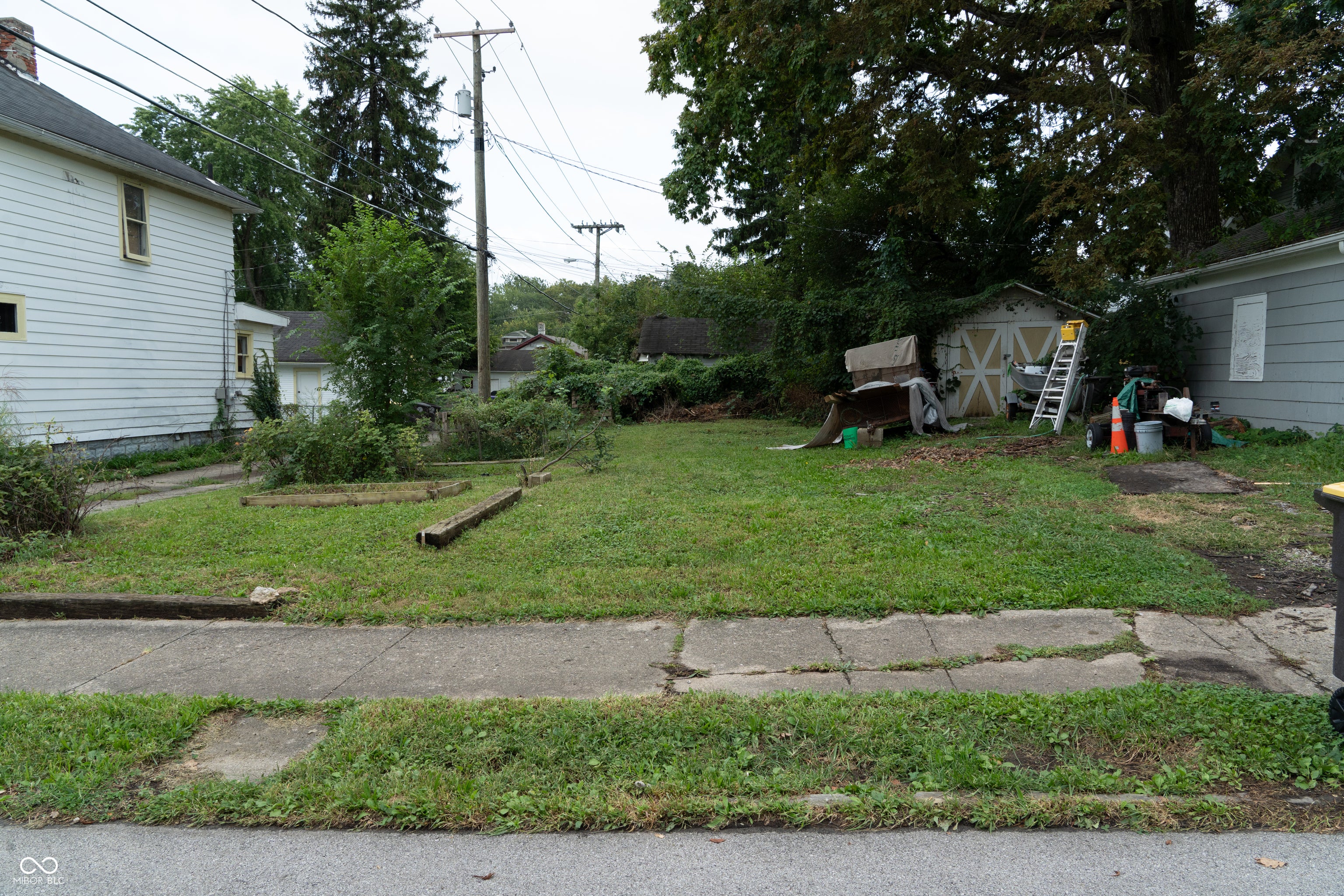 347 W Packard Avenue