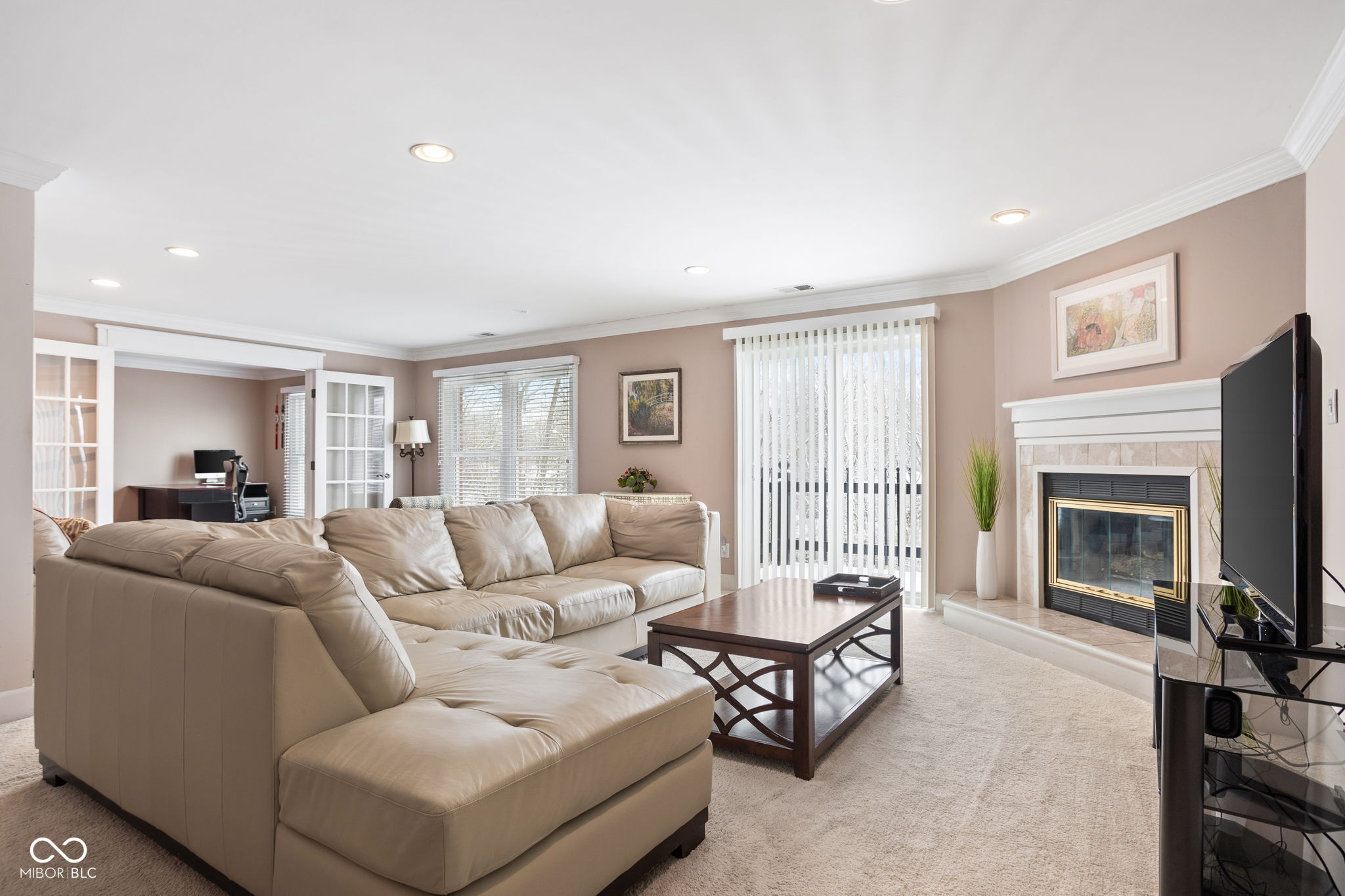 8751 Jaffa Court Drive E 33