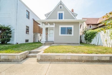 Photo of 1125 Pearl Street, Anderson, IN 46016 (MLS # 22061425)