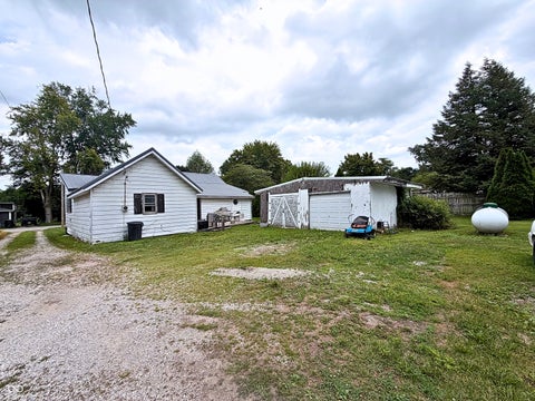 Photo of 104 E Main Street, Darlington, IN 47940 (MLS # 22119094)