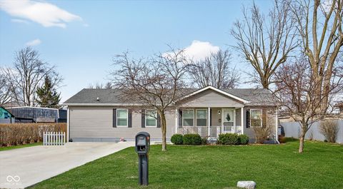 Photo of 1810 S R Street, Elwood, IN 46036 (MLS # 22090279)