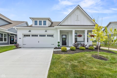 Photo of 19402 McBee Avenue, Westfield, IN 46074 (MLS # 22110797)