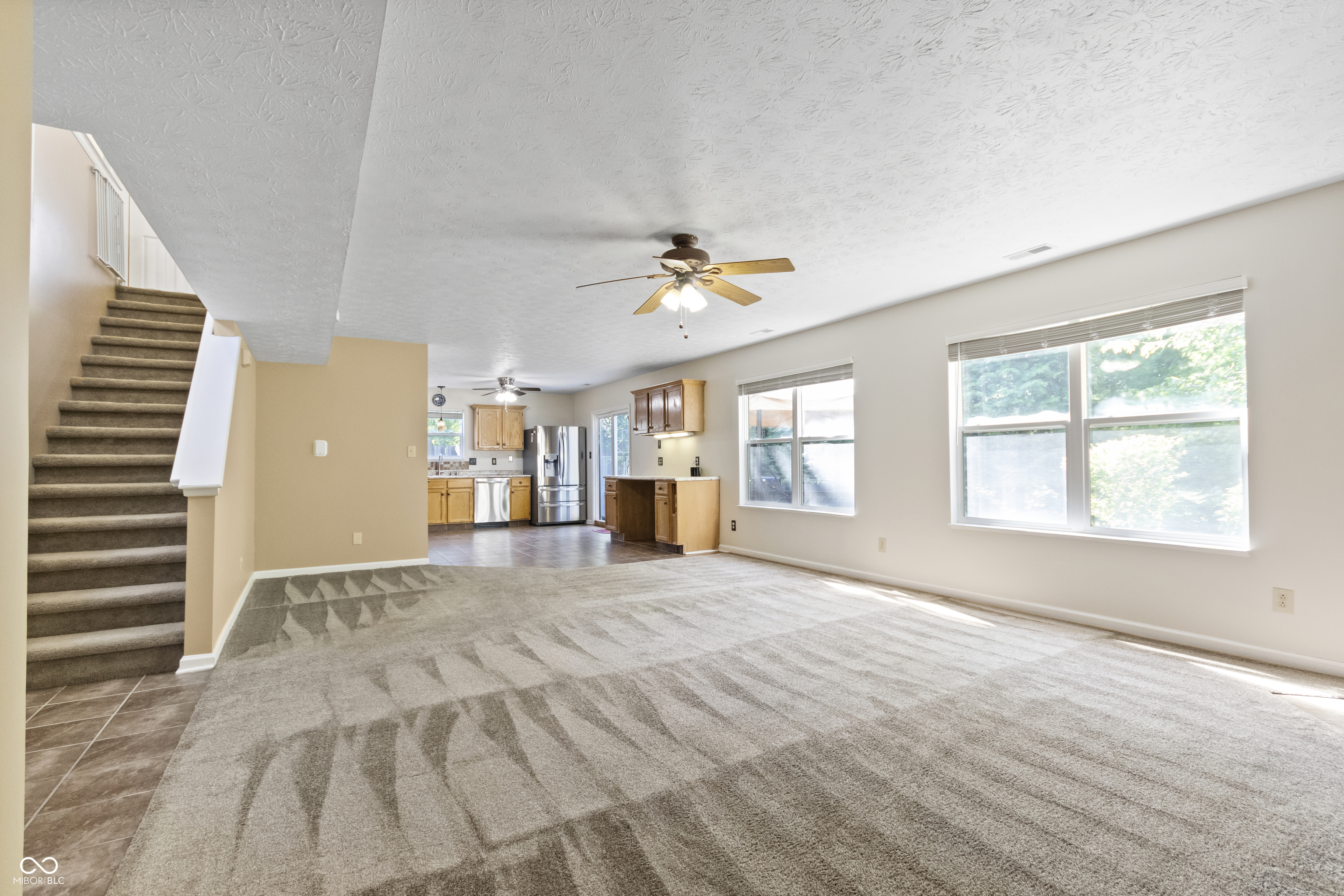 6941 Devinney Lane