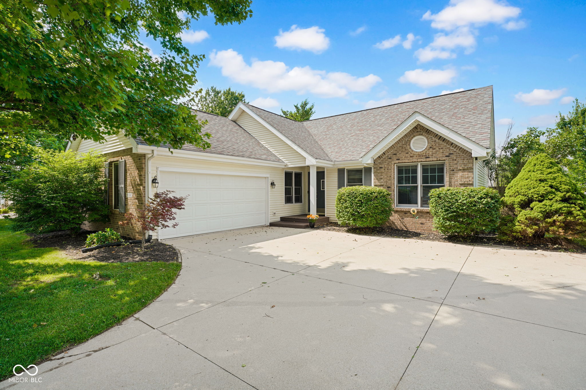 Photo 1 of 27 — 5902 Kennesaw Trail, Columbus, IN 47203