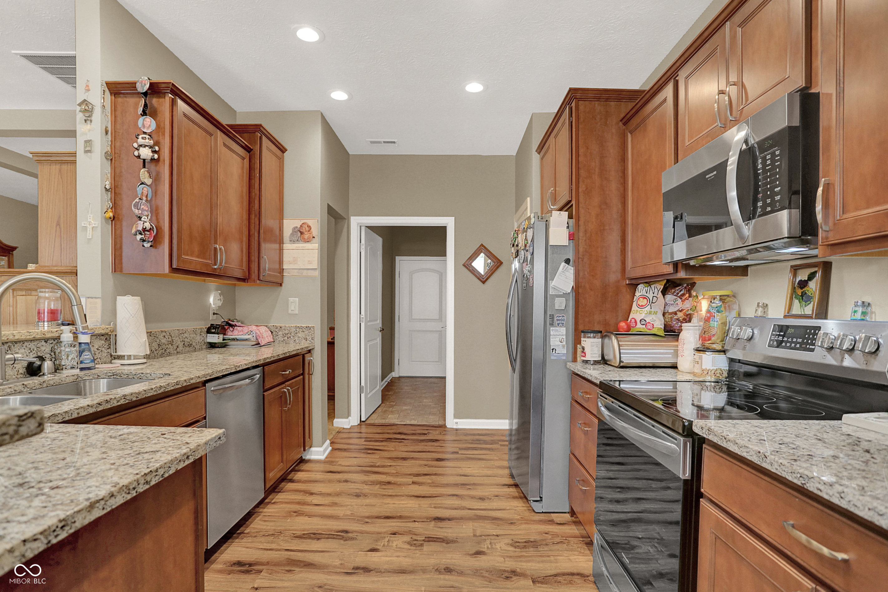 1401 Blackthorne Trail N