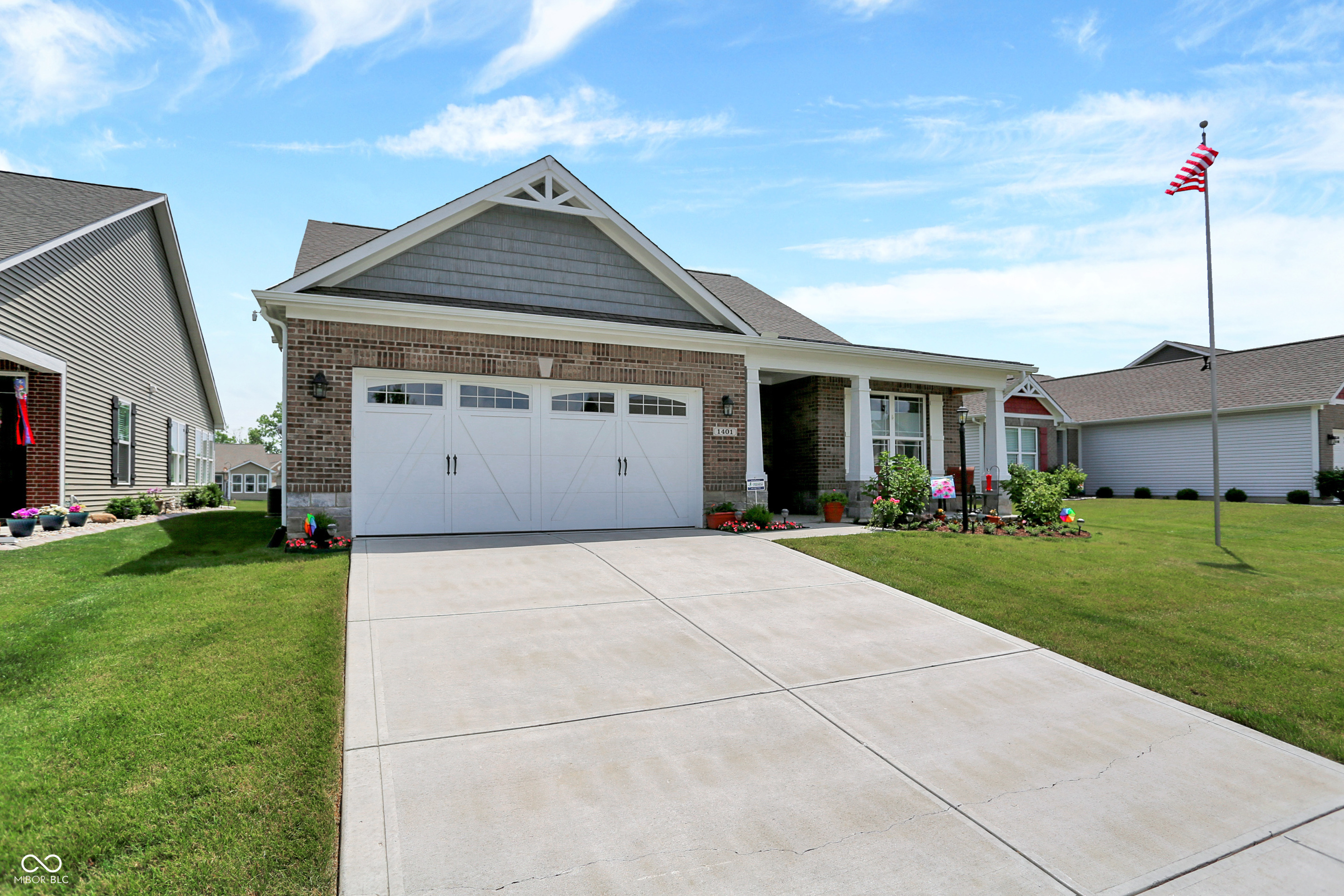 1401 Blackthorne Trail N