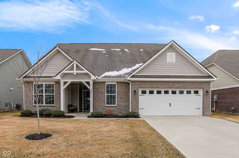 Photo of 2614 Riviera Place, Greenwood, IN 46143 (MLS # 22087111)