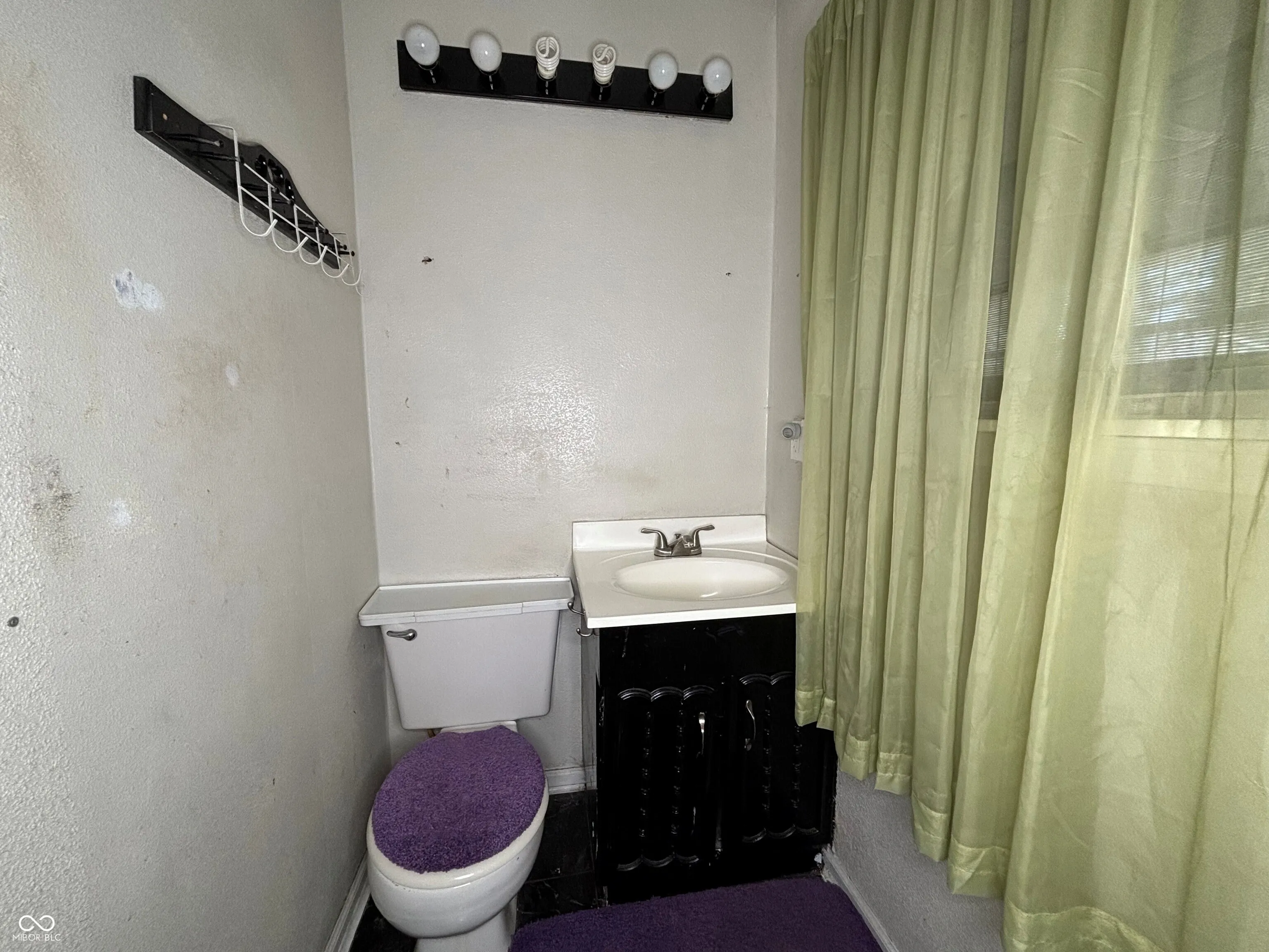 Lebanon, Indiana 46052, United States, 2 Bedrooms Bedrooms, ,2 BathroomsBathrooms,Residential,Pending,118643