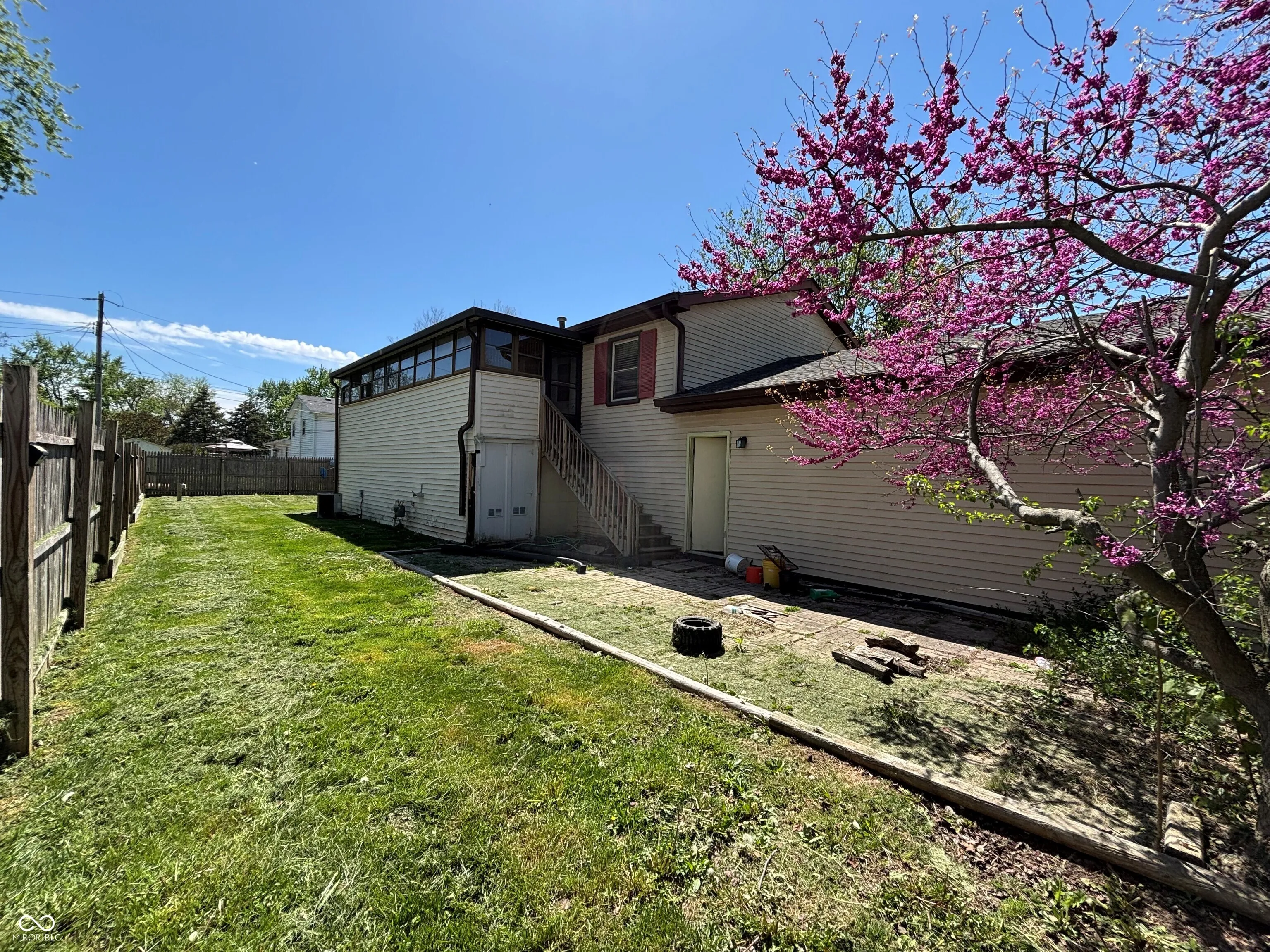 Lebanon, Indiana 46052, United States, 2 Bedrooms Bedrooms, ,2 BathroomsBathrooms,Residential,Pending,118643