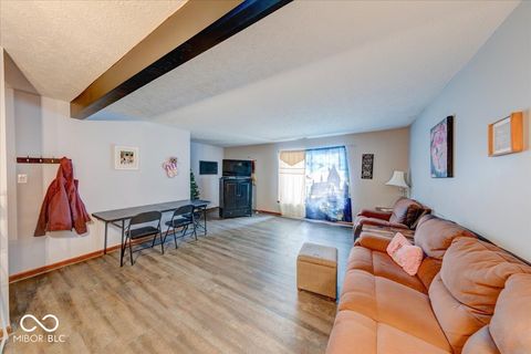 Photo of 1763 Wellesley Lane #2A, Indianapolis, IN 46219 (MLS # 22083115)