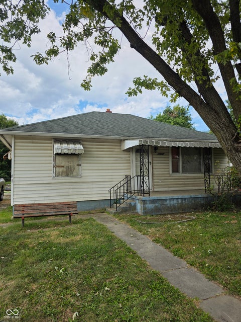 Photo of 2530 S Holt Road, Indianapolis, IN 46241 (MLS # 22125201)