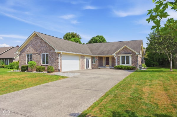1909 LAKESIDE LN, INDIANAPOLIS, IN 46229 - Image 7af3d57d7e7ee2059eec1a80d9752095/387540107