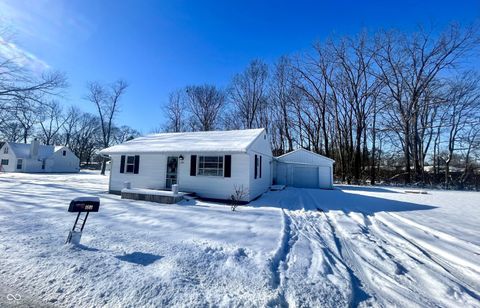 Photo of 1601 S Clark Street, Muncie, IN 47302 (MLS # 22076834)