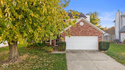 Photo of 6913 Thousand Oaks Drive, Indianapolis, IN 46214 (MLS # 22072360)