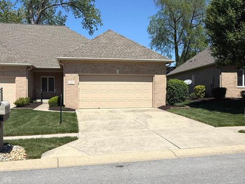 Photo of 1370 Heron Ridge Boulevard, Greenwood, IN 46143 (MLS # 22096361)