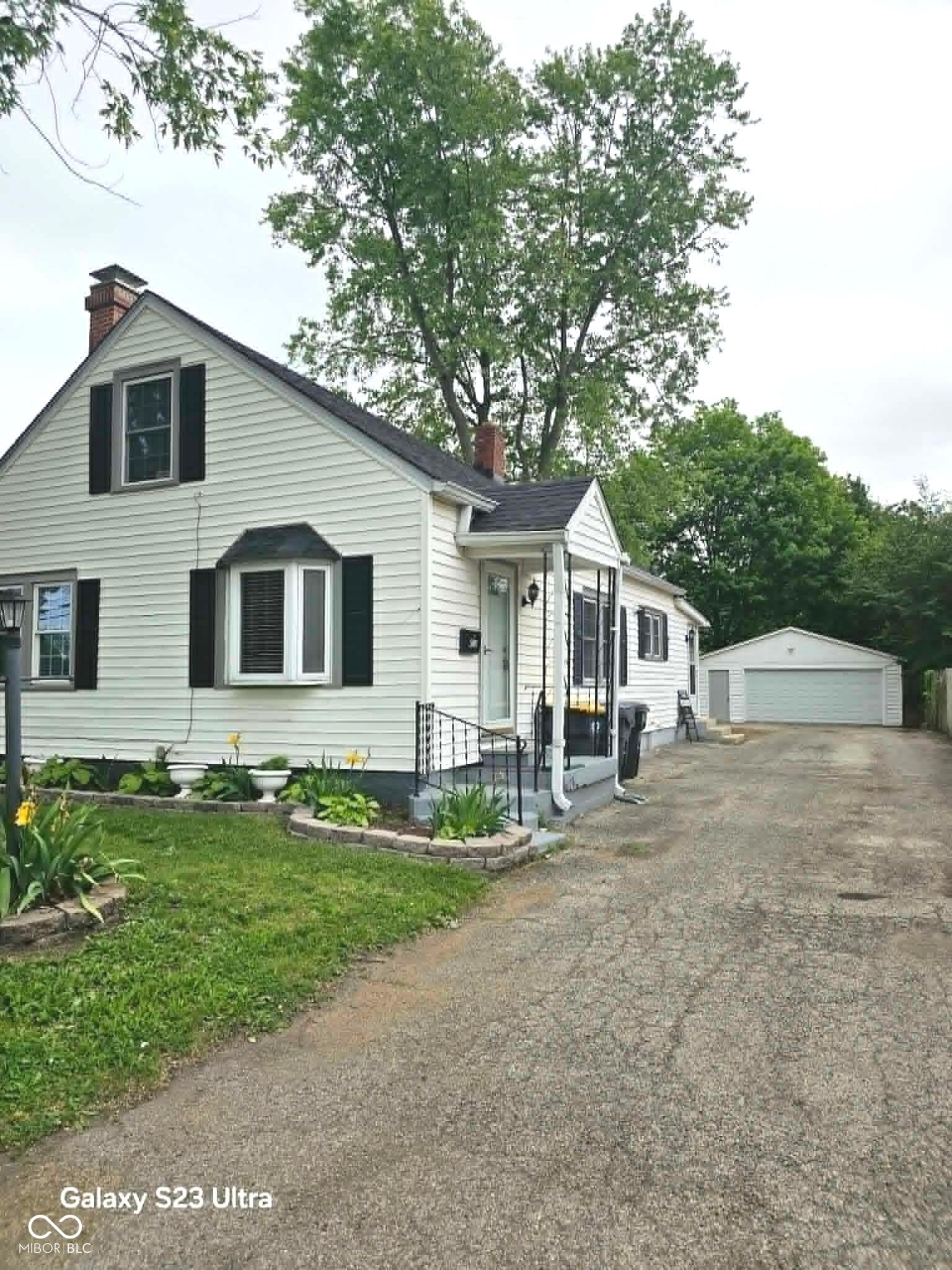 Photo 1 of 19 — 4512 Columbus Avenue, Anderson, IN 46013