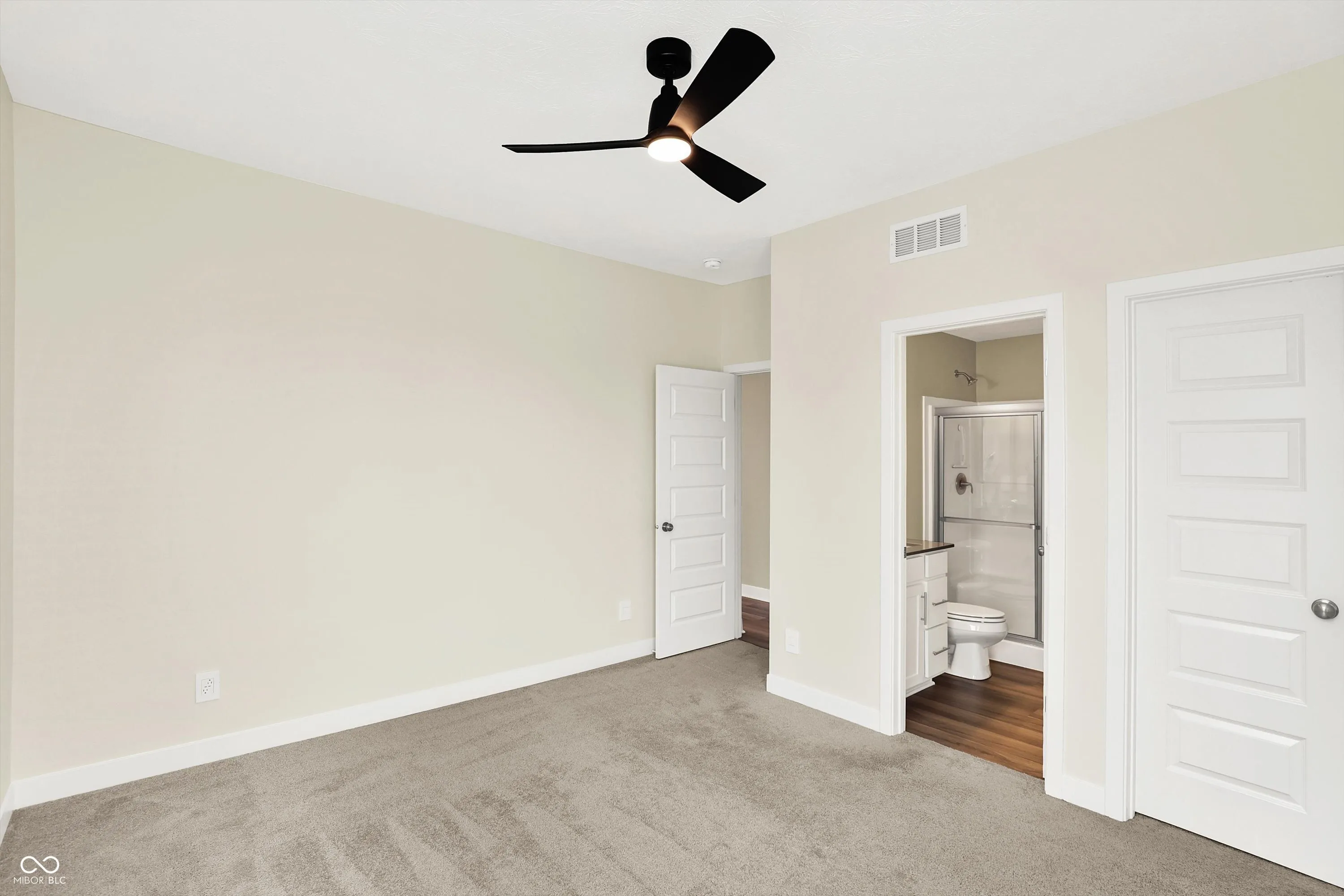 Fortville, Indiana 46040, United States, 6 Bedrooms Bedrooms, ,5 BathroomsBathrooms,Residential,Active,136985