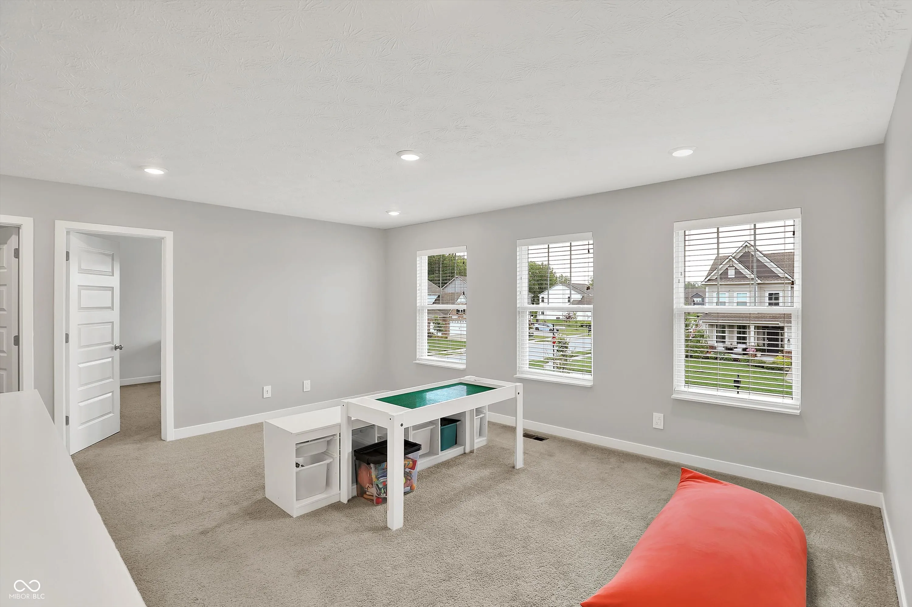 Fortville, Indiana 46040, United States, 6 Bedrooms Bedrooms, ,5 BathroomsBathrooms,Residential,Active,136985