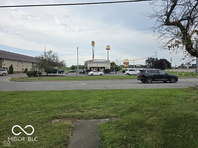 13 W Rampart Road
