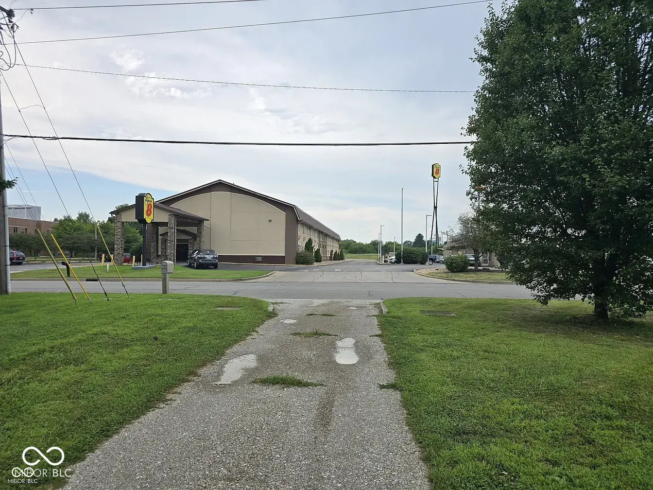 13 W Rampart Road