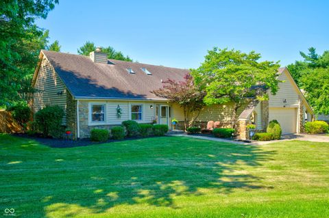 Photo of 633 Echo Circle, Greenwood, IN 46142 (MLS # 22110291)
