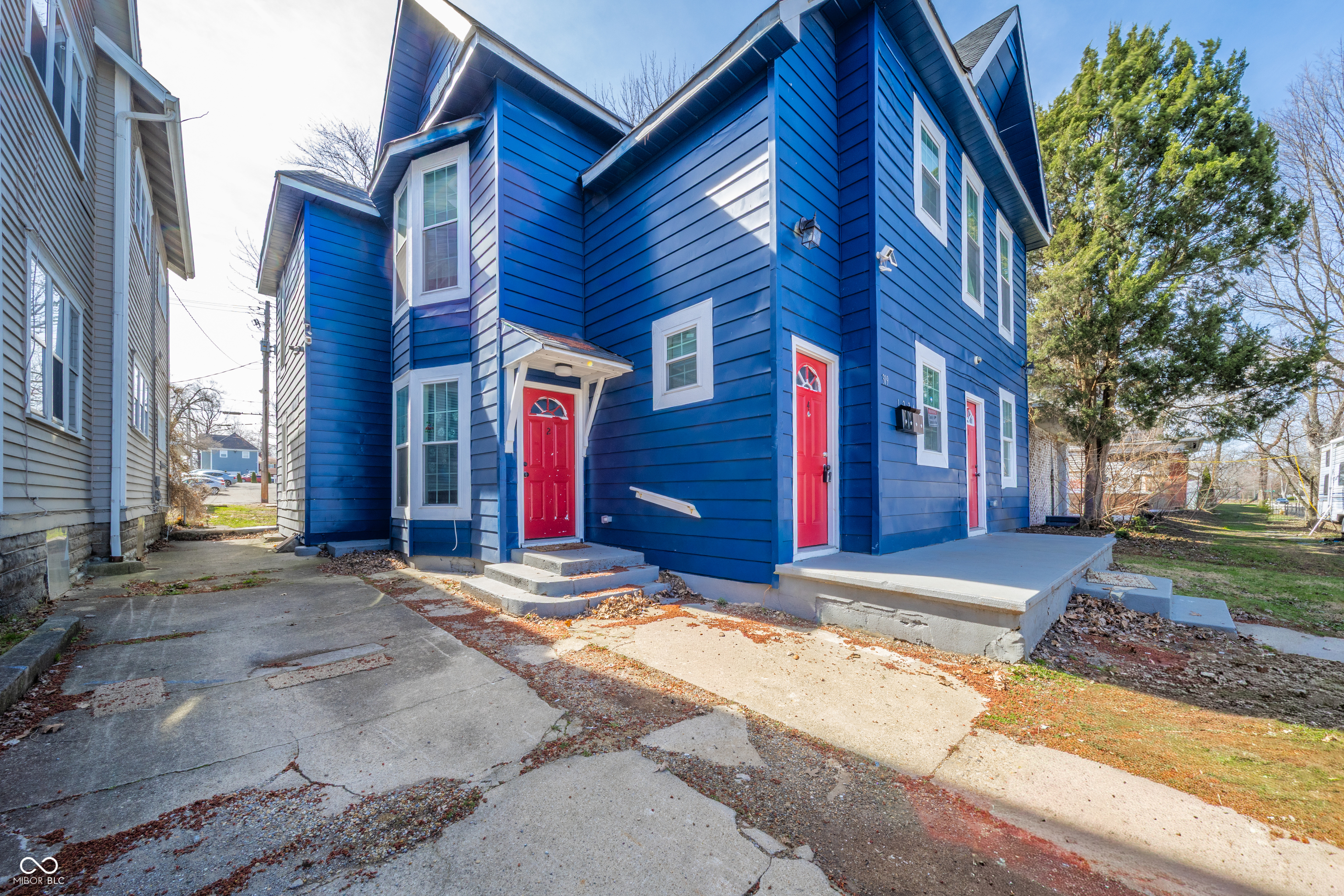 319 Hst W 10th Street