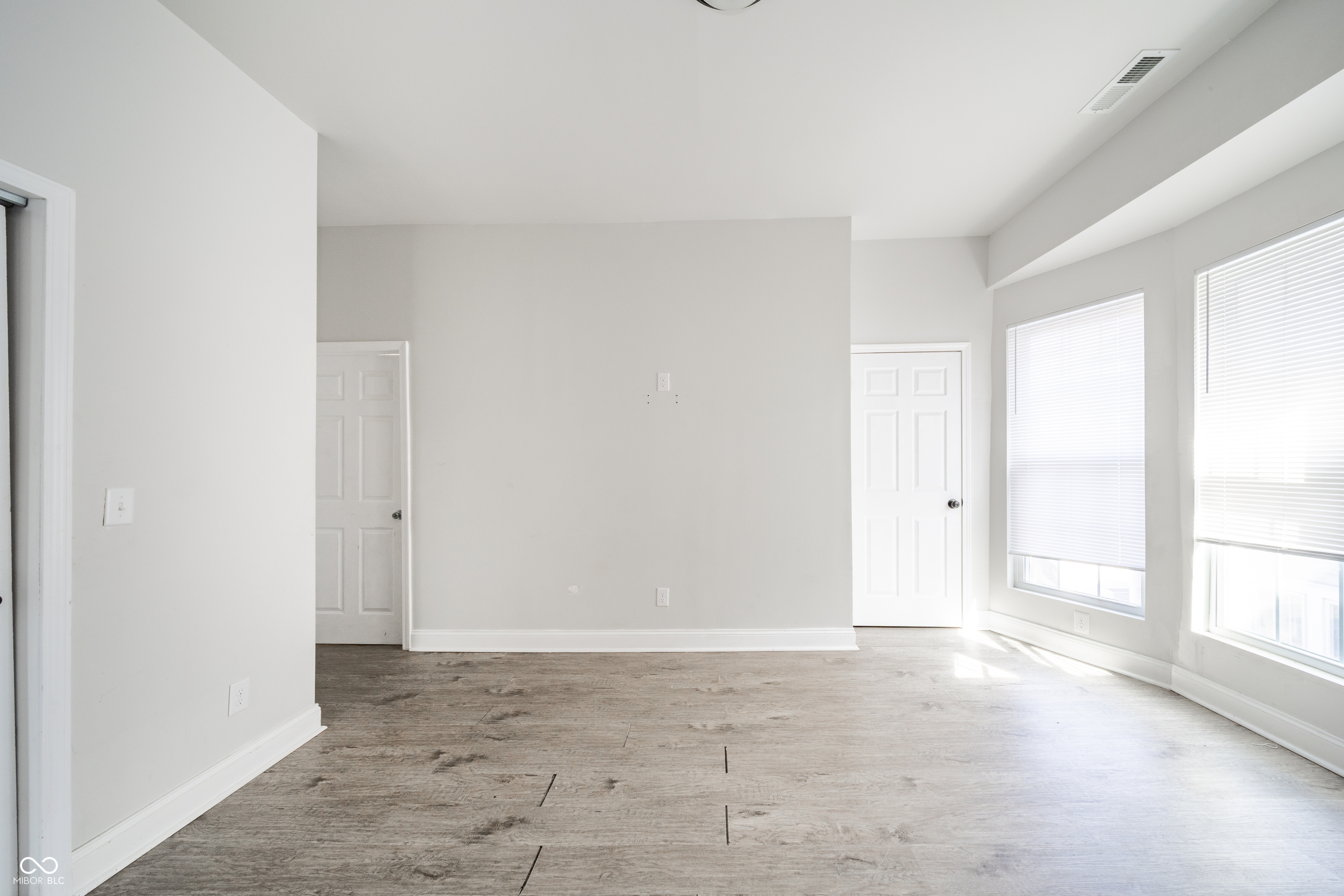 319 Hst W 10th Street